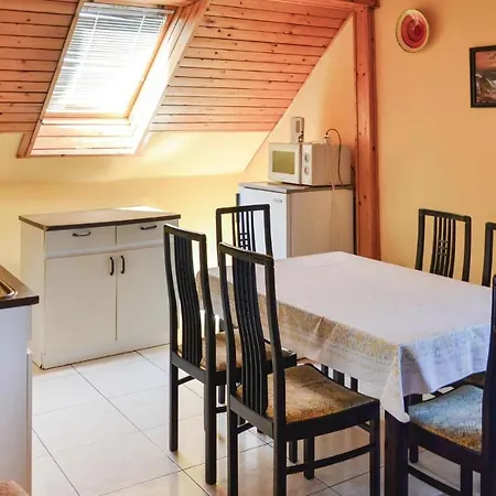 Apartment Three-bedroom In Zamardi